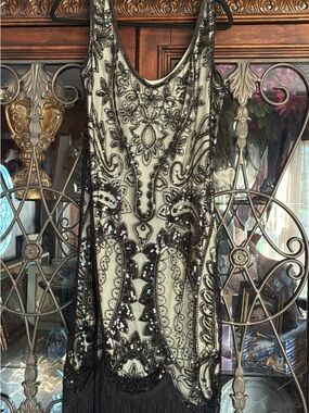 Vintage-Inspired Black Beaded Flapper Dress - Elegant Evening Wear